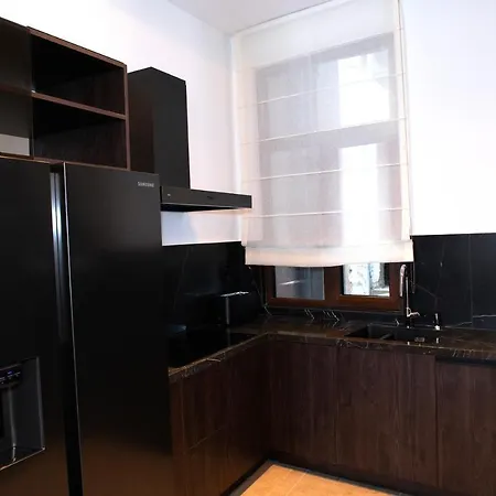 Botanique Airbnb, アパート