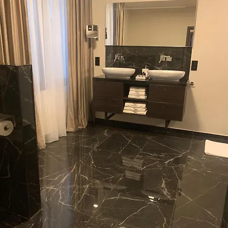 アパート Botanique Airbnb,