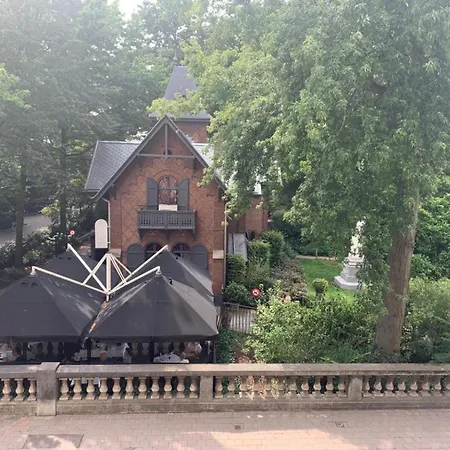 アパート Botanique Airbnb,
