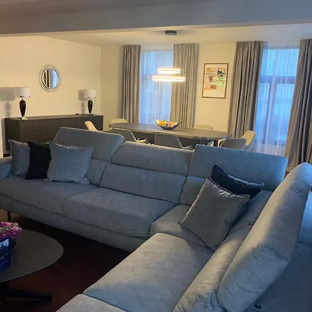 Appartement Botanique Airbnb, *
