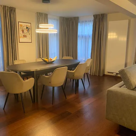 Botanique Airbnb, Appartement *