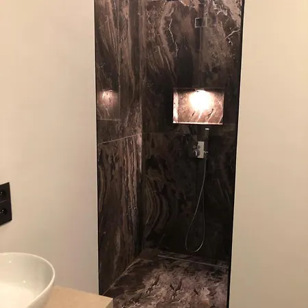 Botanique Airbnb, Antwerp