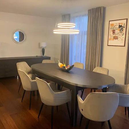 Apartman Botanique Airbnb, *