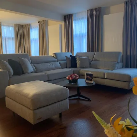 Botanique Airbnb, Apartman Antwerpen