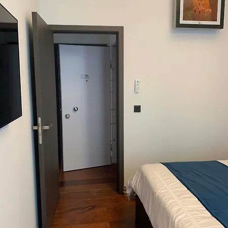Botanique Airbnb, Apartman *