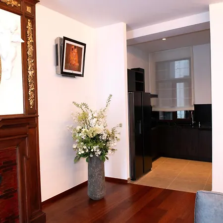 Botanique Airbnb, *
