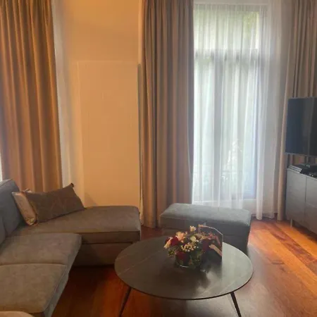 Botanique Airbnb, Antwerpen